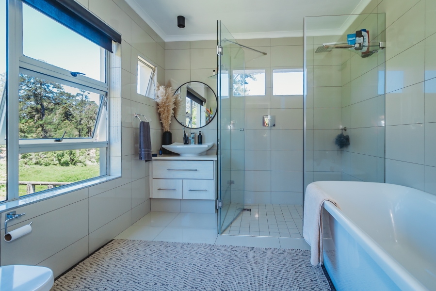 5 Bedroom Property for Sale in Heather Park Western Cape